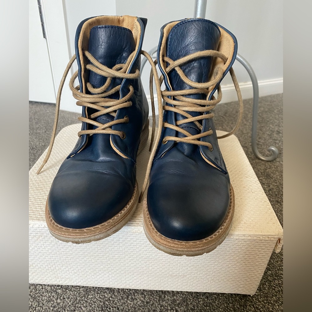 As new, EOS navy blue all leather upper lace up boots - Picture 2 of 6